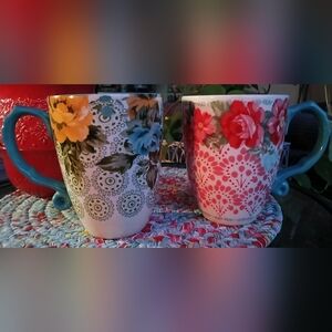 2 The Pioneer Woman Mugs
